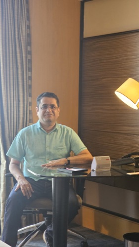 Makarand Deshpande, Co-Owner of Deshpande's Optiview